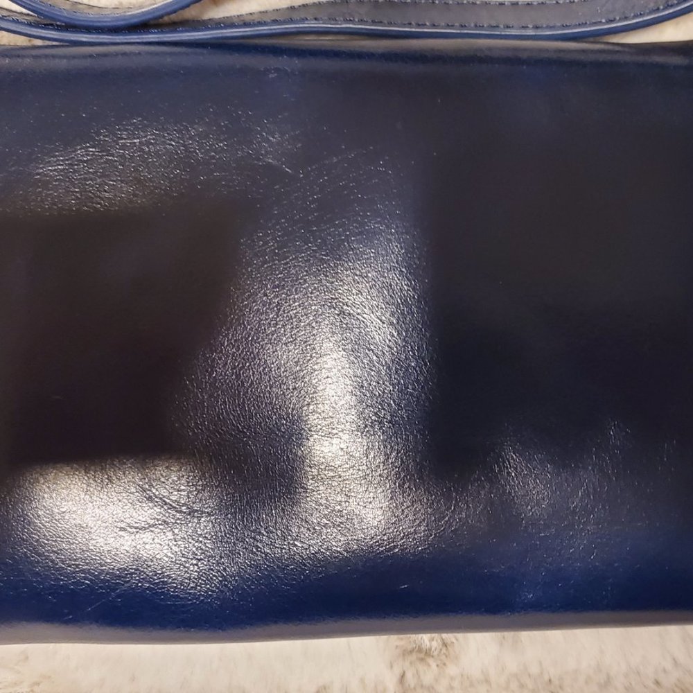 Overland Beautiful Navy Leather Crossbody / Clutch Bag - Picture 3 of 3